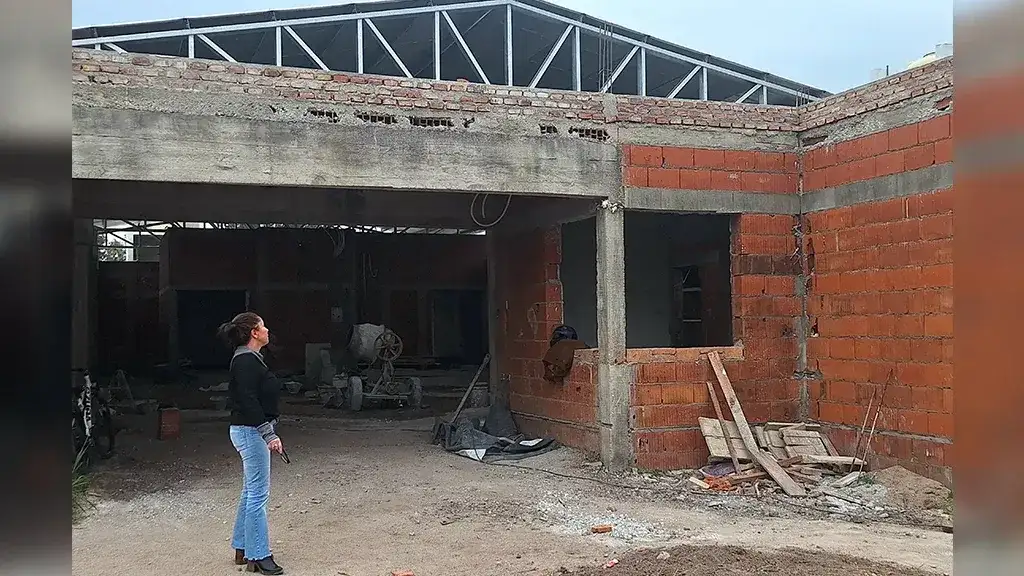 El nuevo Centro de Salud, una de las obras que moviliza a la intendenta Silvia Bertotti, está en construcción y tendrá 602 metros cuadrados cubiertos