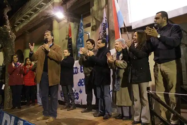 La asunción de Piaggio: Con Irigoyen, sin Bahillo ni Guastavino