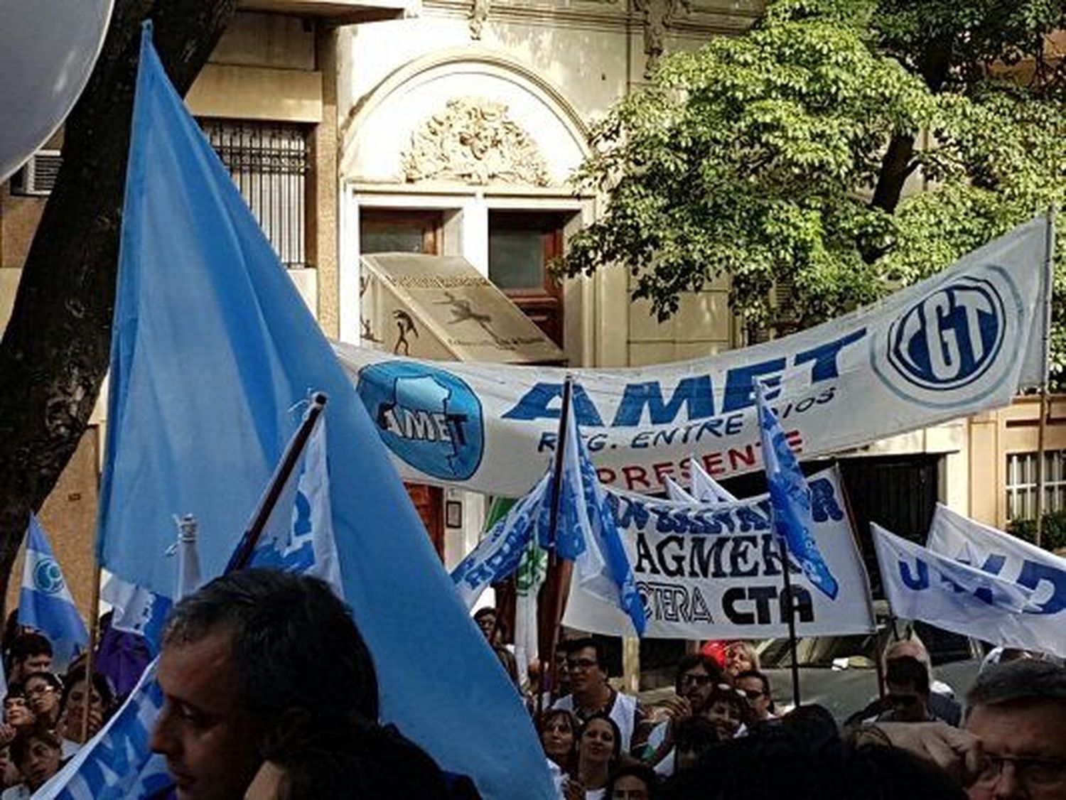 Para AMET en Entre Ríos "no están dadas las condiciones para la vuelta a clases"
