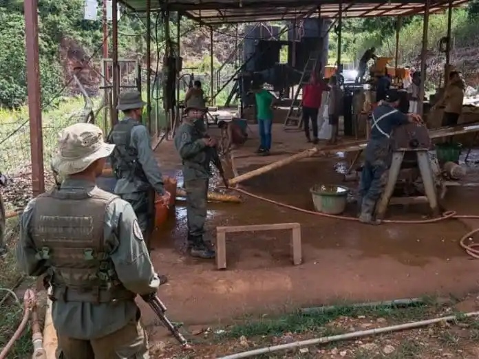 Habitantes de El Callao reportan enfrentamiento armado entre la GNB y subversivos