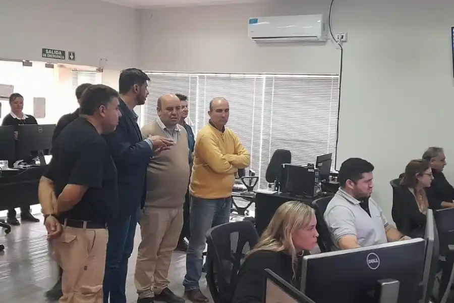 El intendente electo de Esperanza visitó el Centro de Monitoreo