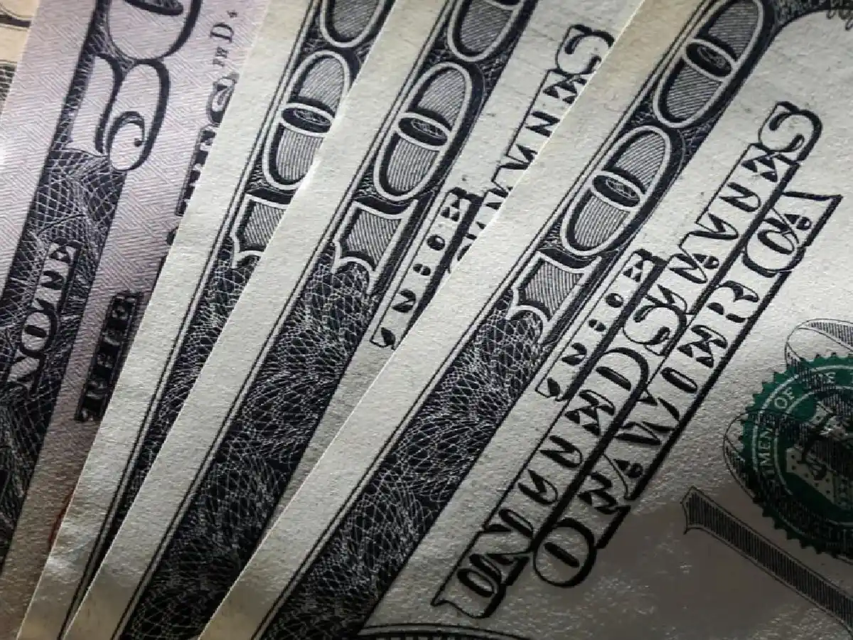 La AFIP reglamentó el impuesto al dólar