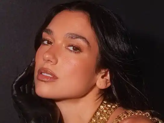 DUA LIPA se BOTÓ en MÉXICO con homenaje a SELENA QUINTANILLA y su interpretación de "AMOR PROHIBIDO"