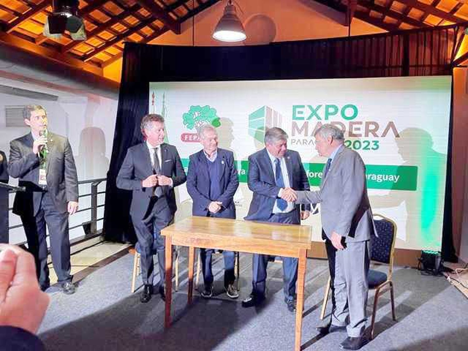 Exitosa participación de los empresarios 
madereros en la Expo Madera de Paraguay