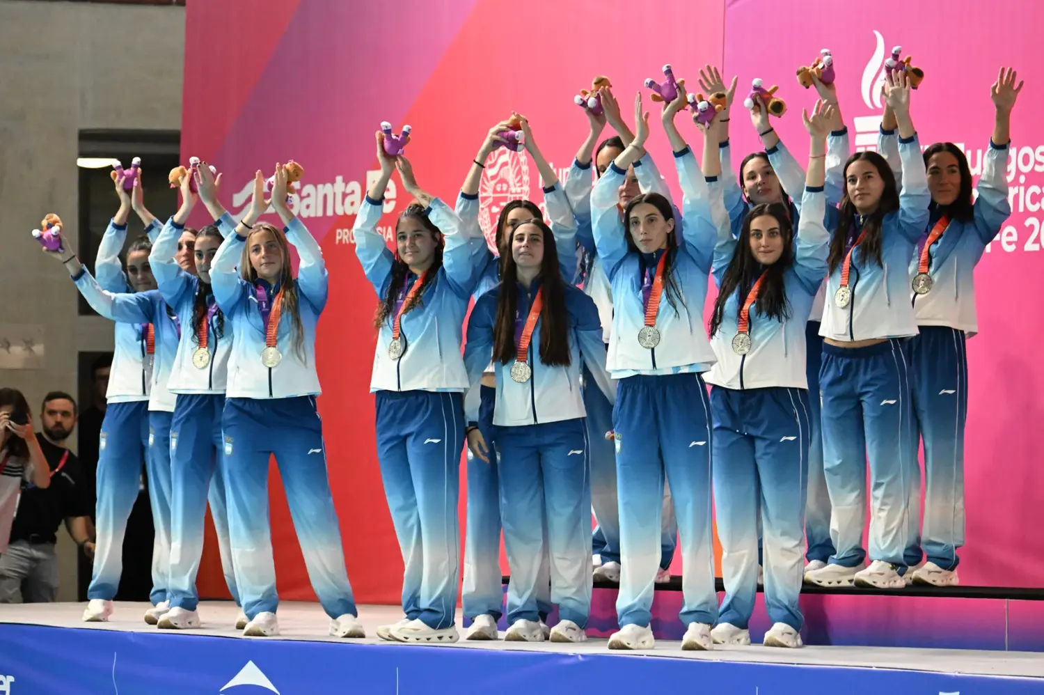 Argentina cierra su participación en el polo acuático con dos medallas de plata