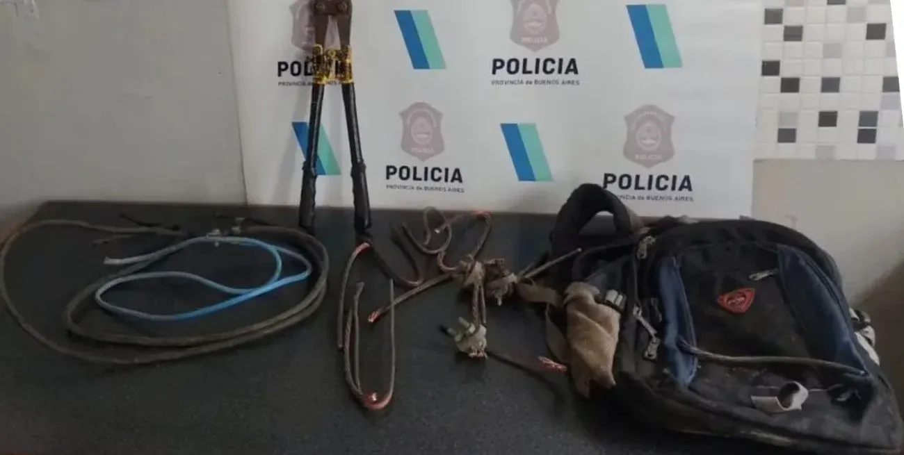 Ocurrió este viernes, dejando al joven internado en grave estado