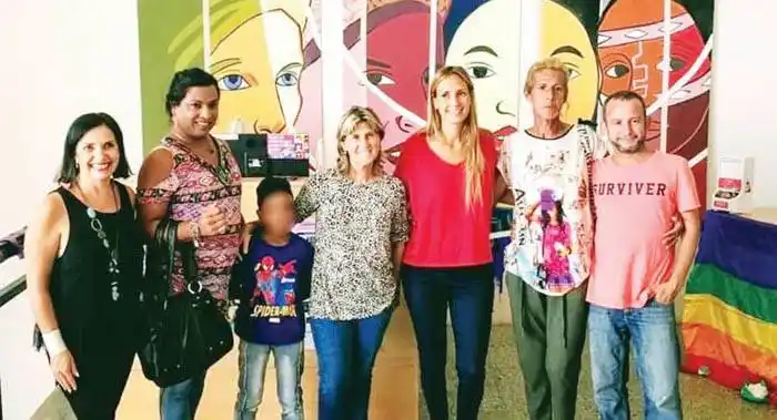 Donde hay una necesidad, nace un  derecho: madre trans, accede a la AUH