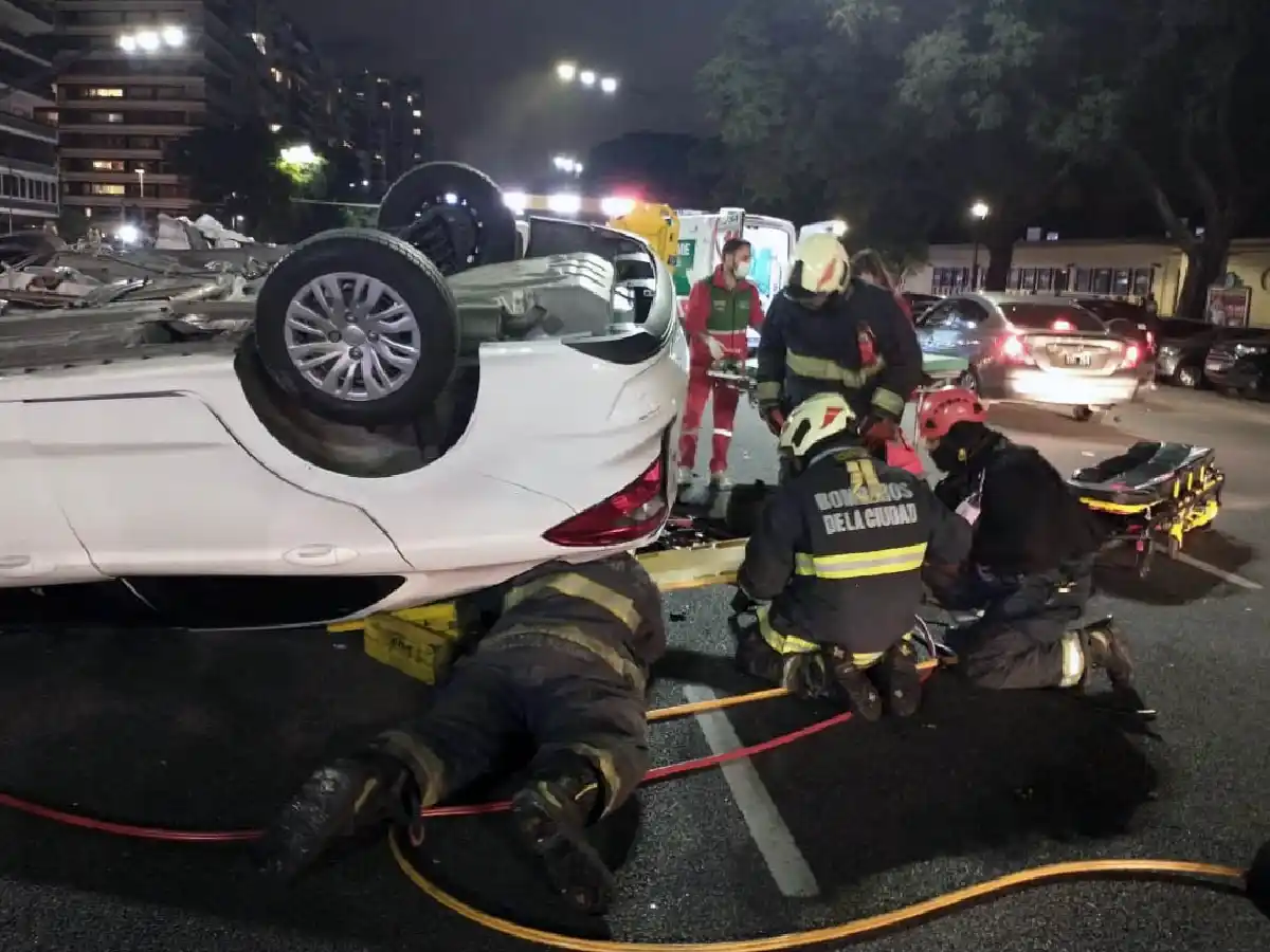 Trágico choque frente al Hipódromo de Palermo: dos muertos y nueve heridos
