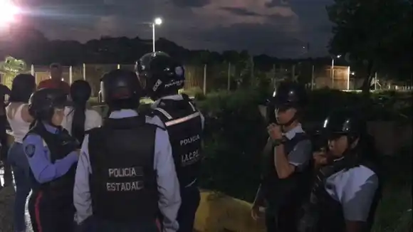 Estaba jugando bajo la lluvia y lo arrastró la corriente: desaparecido niño de 8 años en Barquisimeto (+ Video)