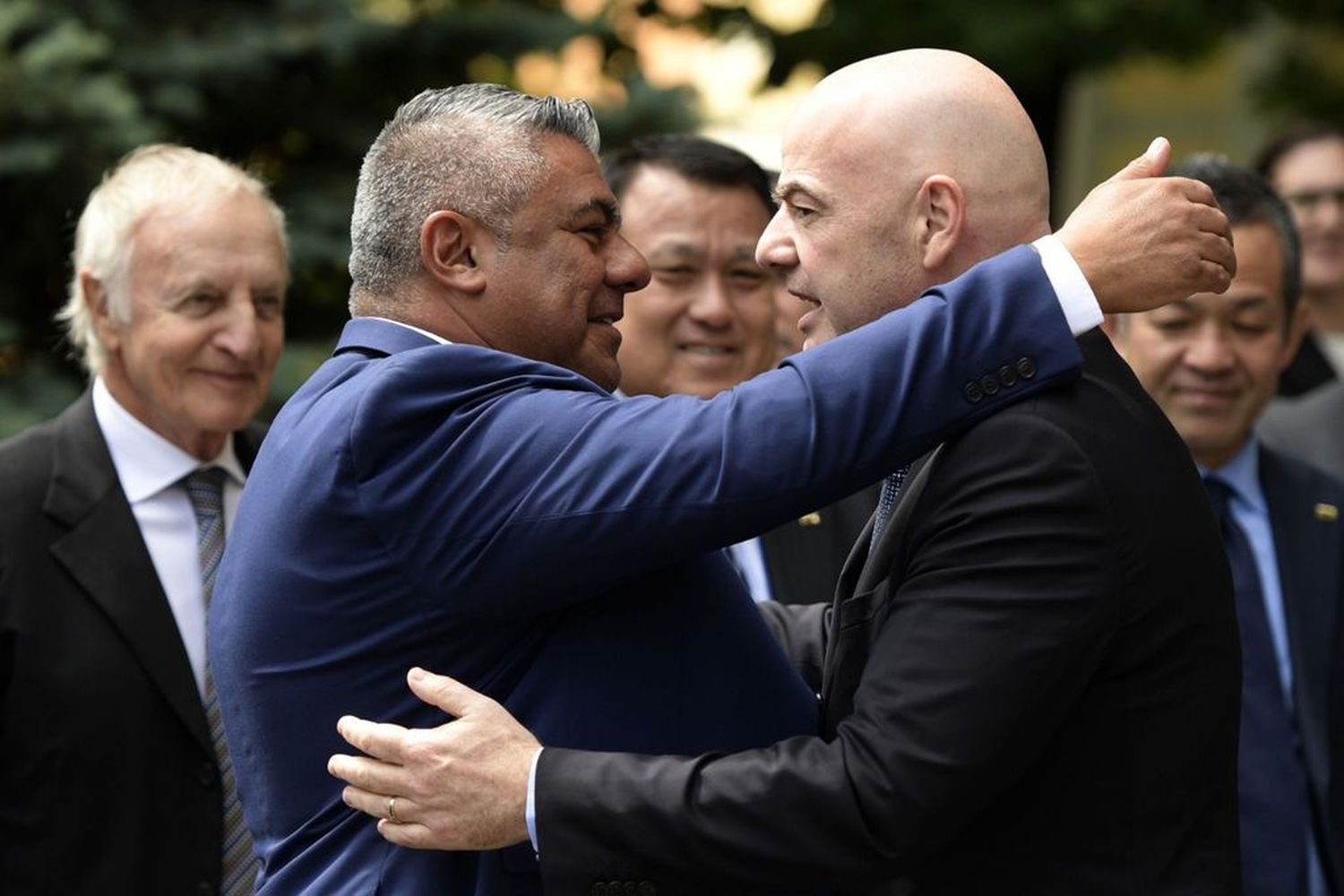 Infantino se reúne con Tapia por el proyecto del Mundial cada dos años