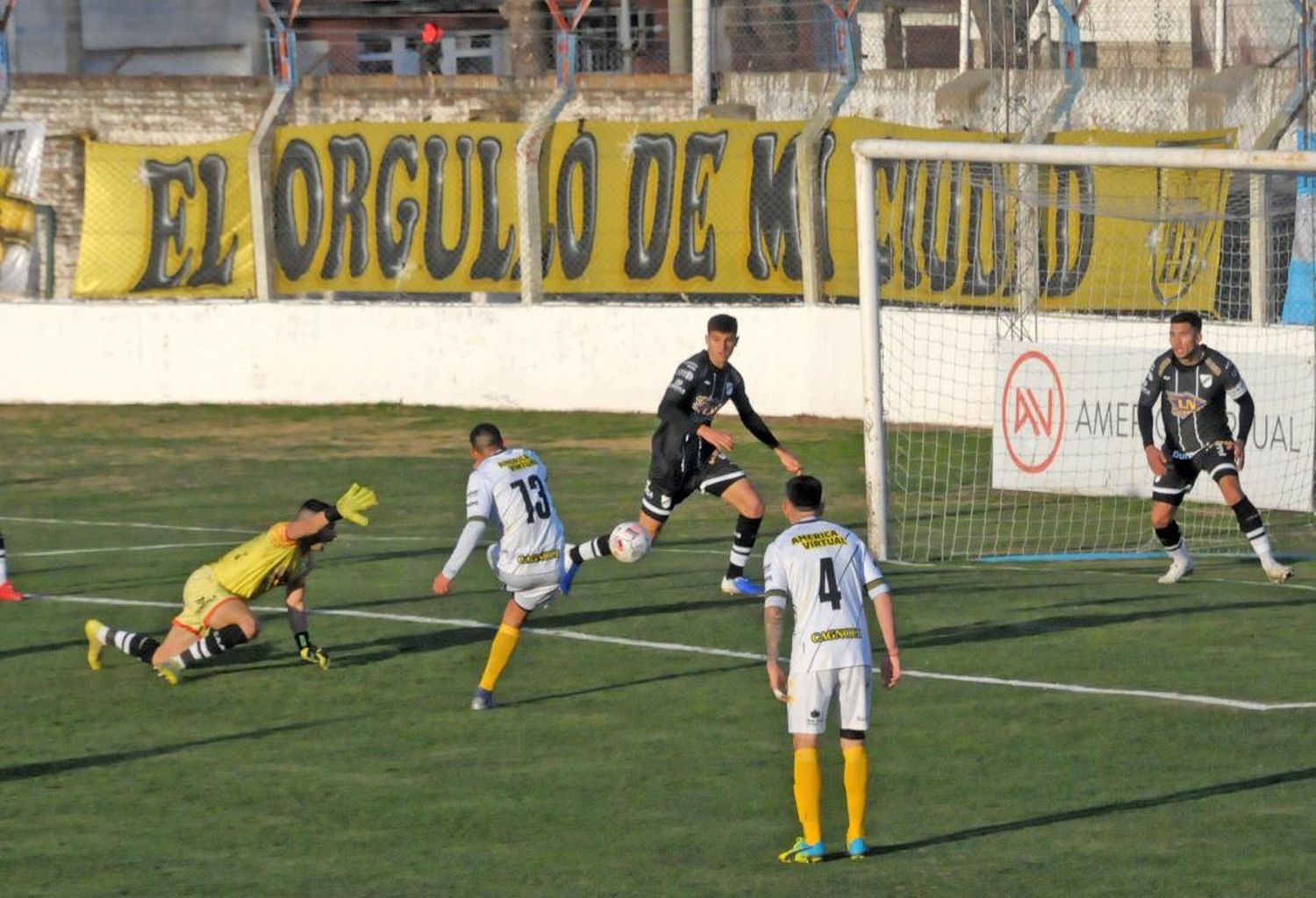 Santamarina no dejó dudas y volvió al triunfo