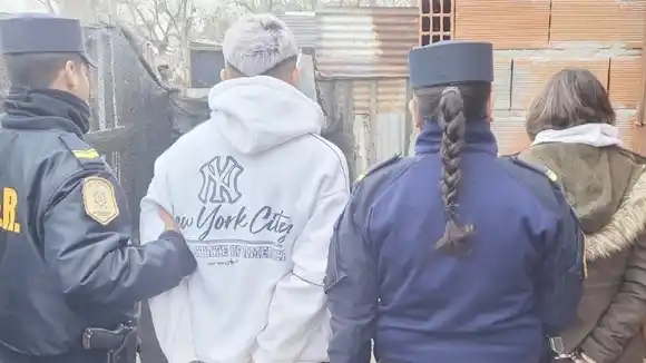 Dos personas aprehendidas y secuestros tras un robo domiciliario