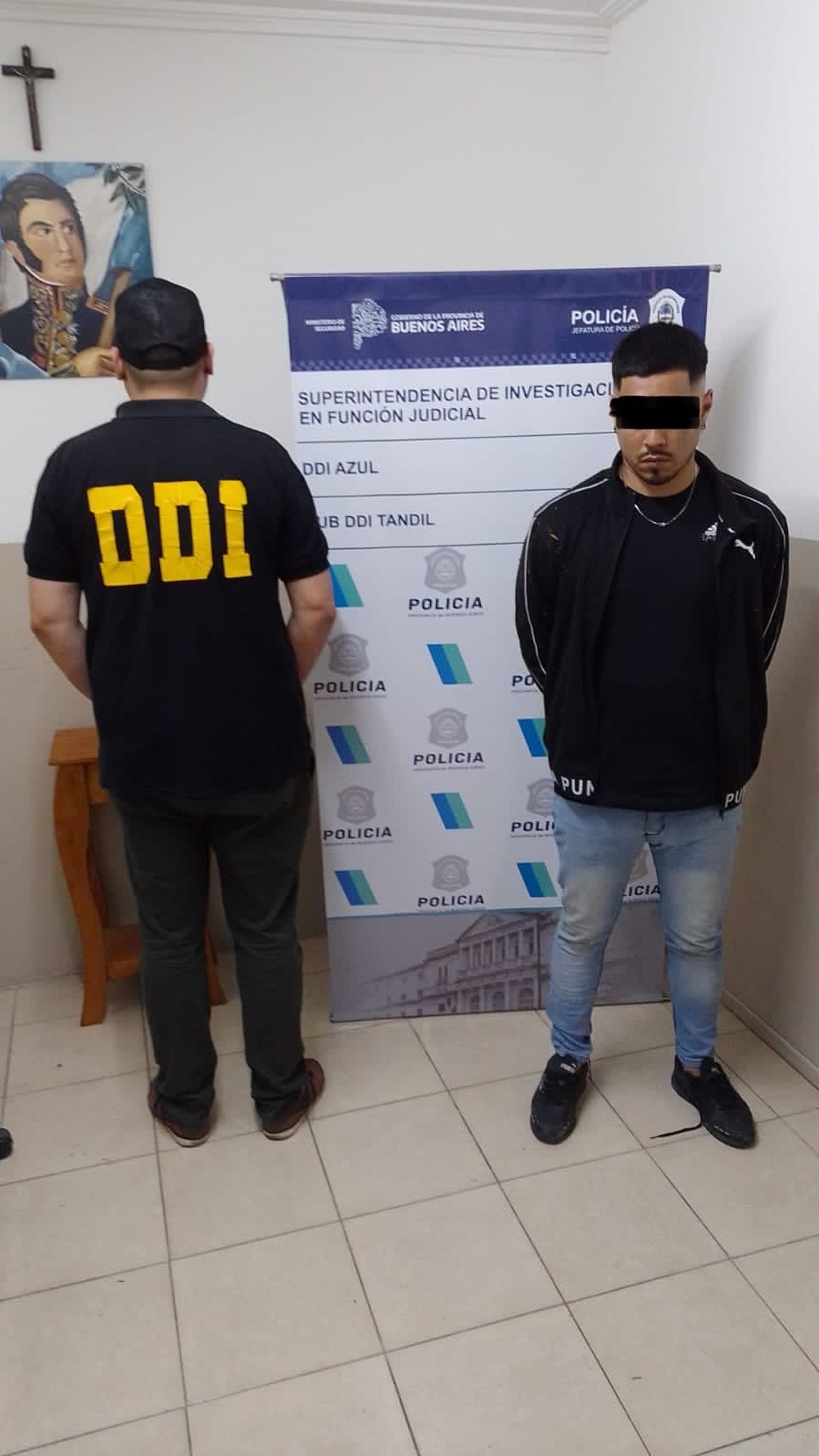 Detuvieron a un hombre con drogas cuando llegaba a una quinta y desactivaron una fiesta electrónica