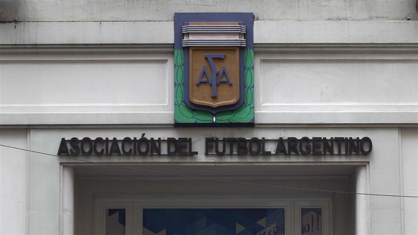 A pesar del sorteo del campeonato, la vuelta del fútbol se mantiene en suspenso