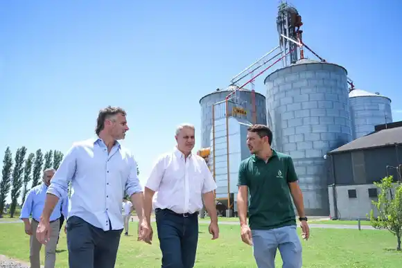 Achával en Junín y Chacabuco: "Es muy importante apoyar el enorme empuje que tiene la producción de la provincia"