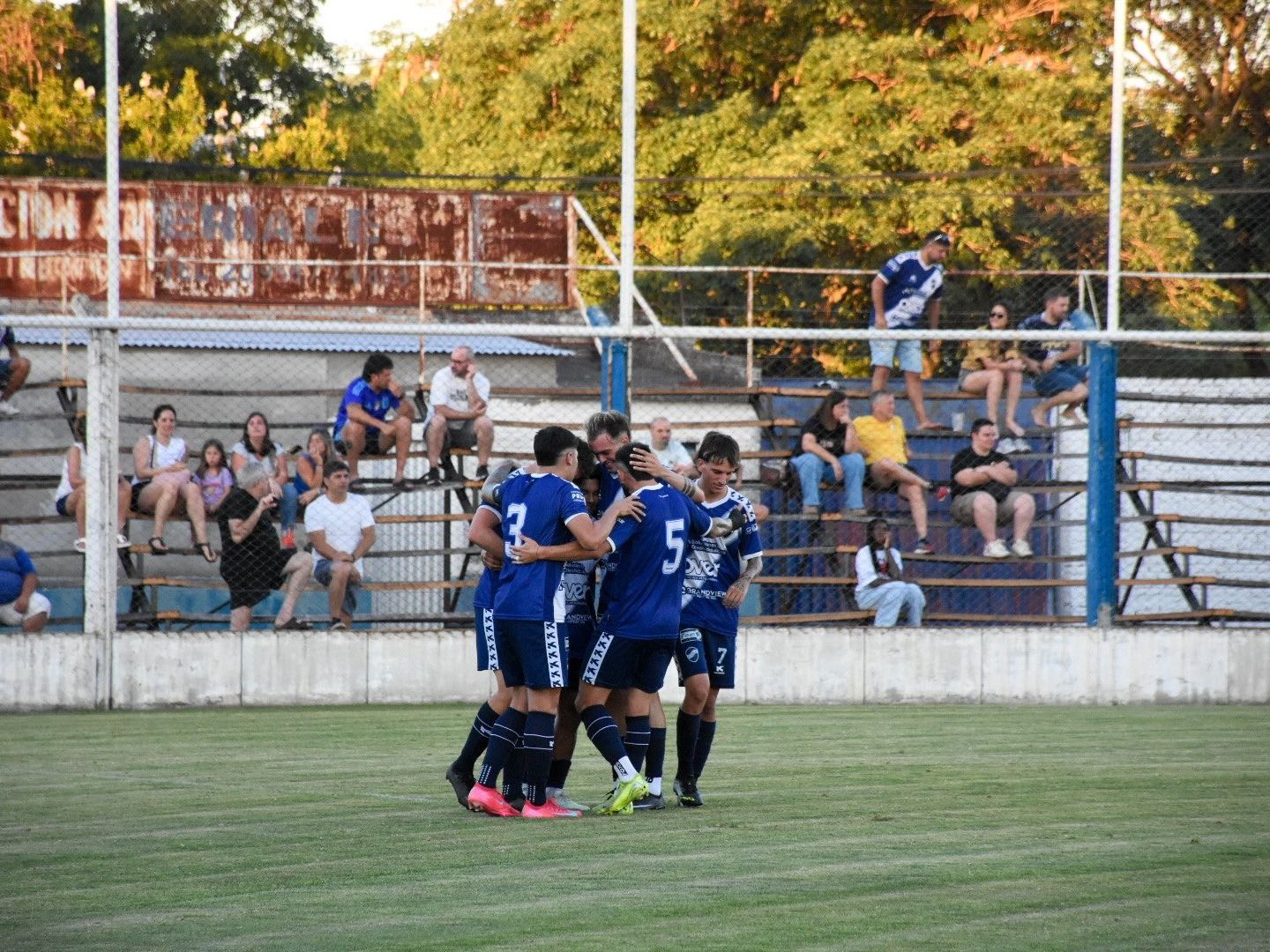 El Lobo inicia su serie ante Colón de San Justo el 4 de enero.Foto:X de BH