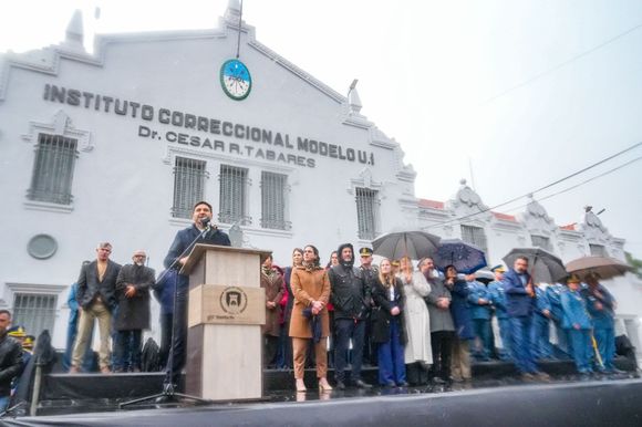 El gobernador encabezó en Coronda el acto por el Día del Agente Penitenciario , que se celebra cada 16 de julio