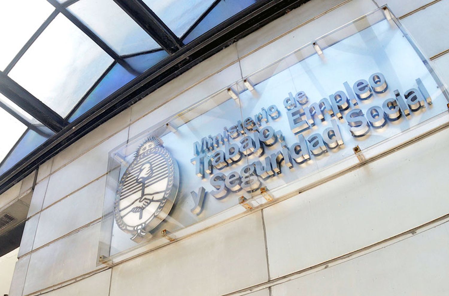 Amplían hasta fin de septiembre la asistencia económica a empresas recuperadas