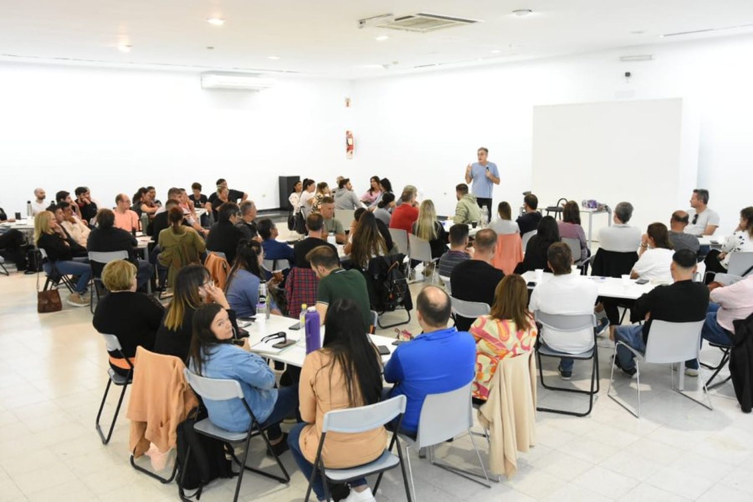 Reunión de equipos técnicos en el Centro Cultural del Viejo Mercado