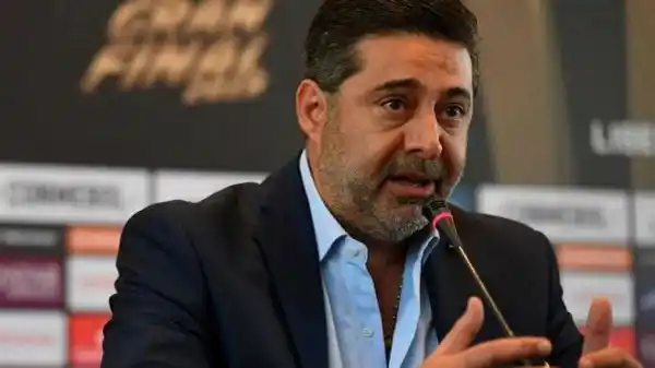 Angelici: "no aceptamos jugar ningún partido"