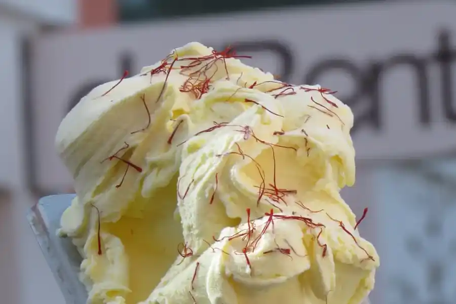 Azafrán, arroz con leche y arrope de Piquillín: una heladería presentó su carta especial con sabores de Córdoba