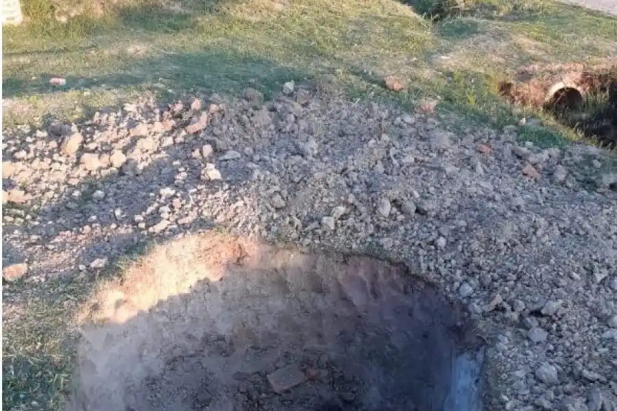 Increíble: estaban haciendo un pozo negro y cortaron la luz en toda una ciudad de la región
