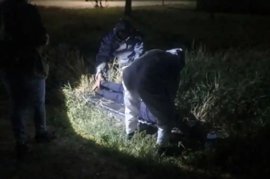 Joven muerto en un descampado