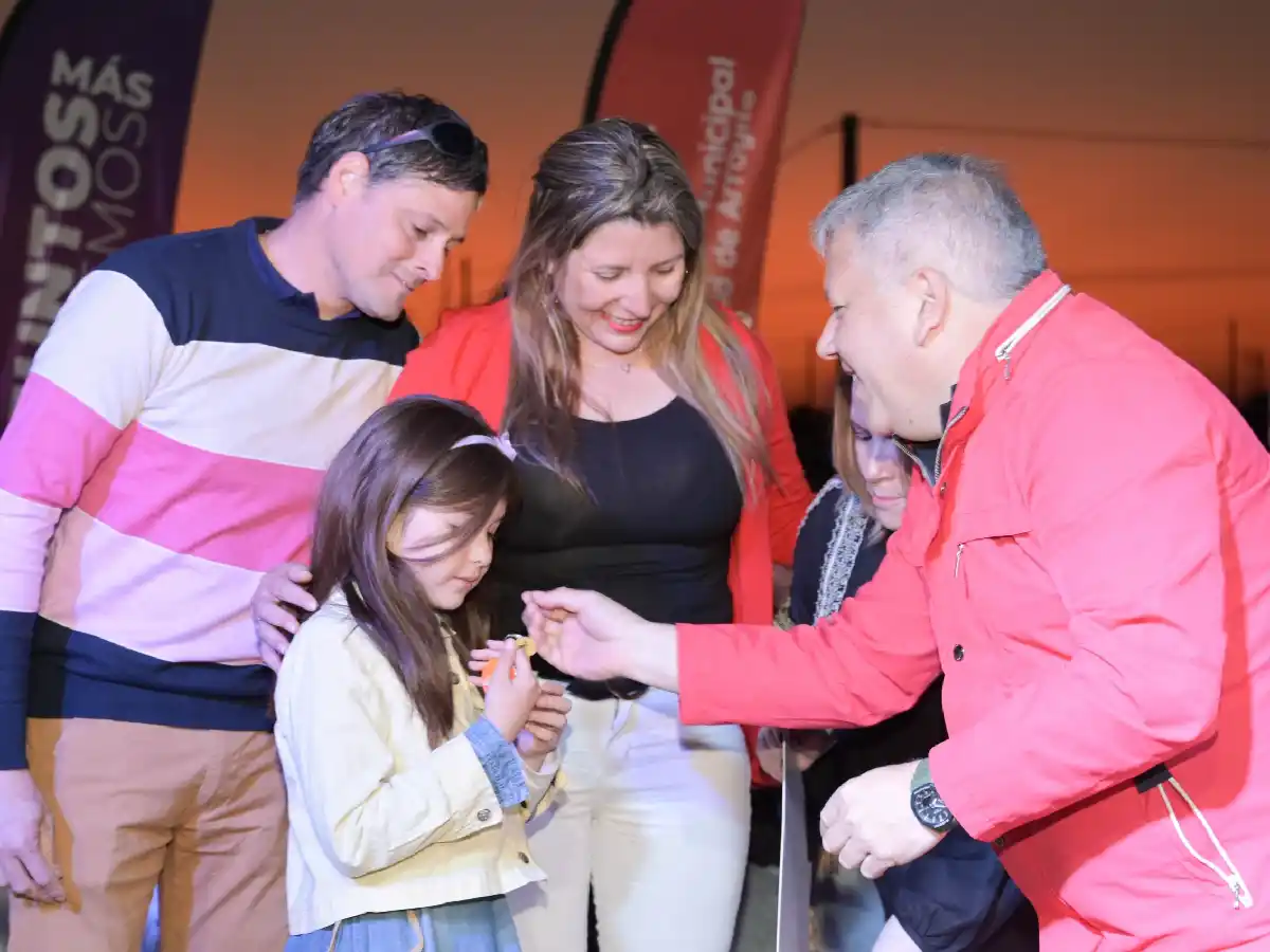 Arroyito: 16 nuevas familias ya tienen casa propia              