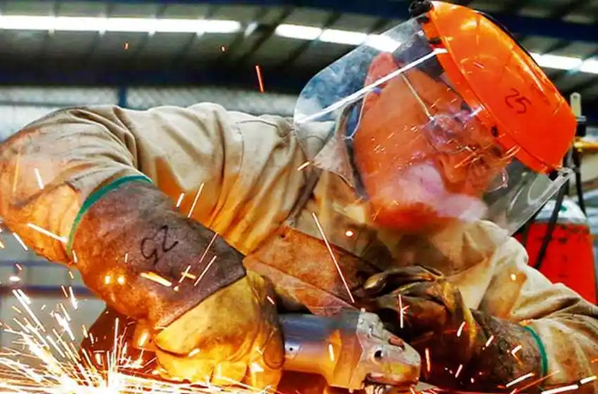 En febrero, la actividad económica cayó un 2,6%