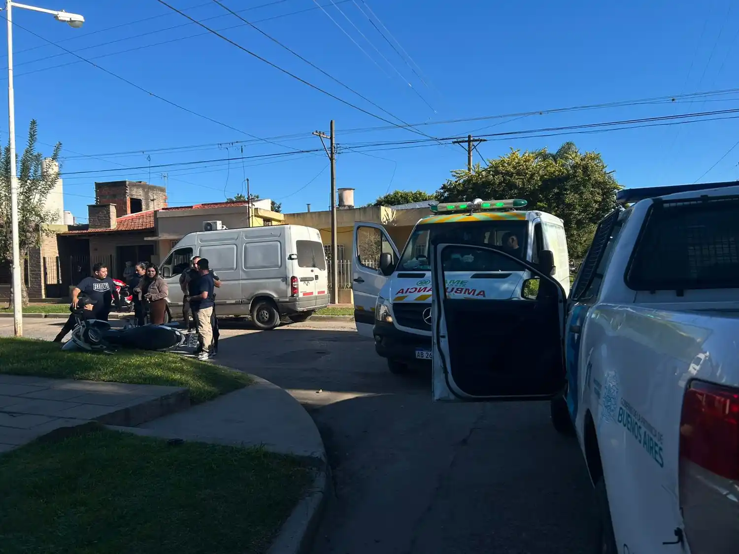 Una ambulancia del Same trasladó al motociclista al Hospital.