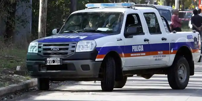 Un policía asesinó de un tiro en la cabeza al novio de su ex y a ella le pegó dos balazos en el pecho