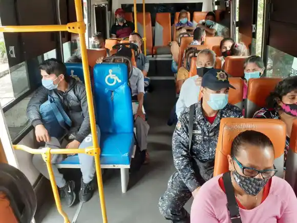 Reactivan transporte en la frontera con Colombia