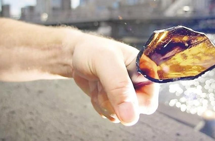 Cortó a su pareja con un vidrio y la golpeó en presencia de sus hijos