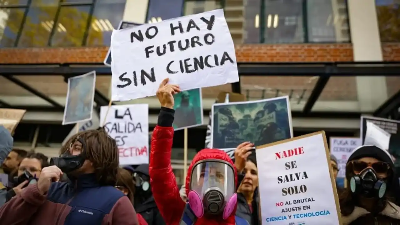 Trabajadores del CONICET en una reciente protesta por reclamos salariales y presupuestarios.