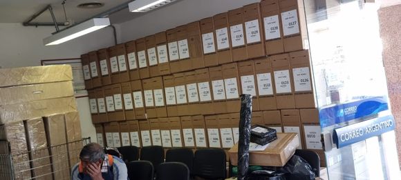 Las urnas para el balotaje aguardan en el Correo