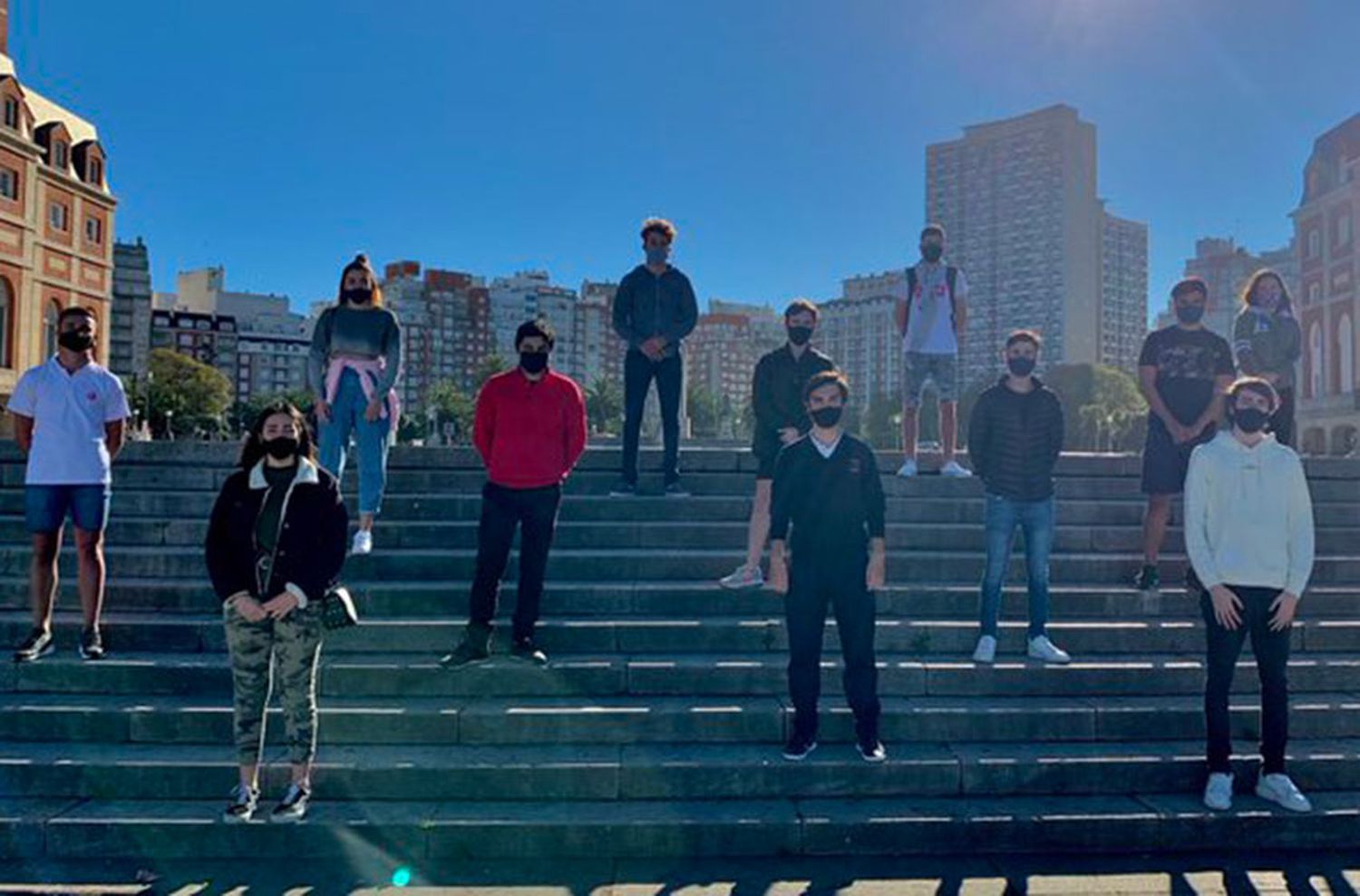 Alumnos de sexto año pidieron el regreso de las clases presenciales en la Rambla
