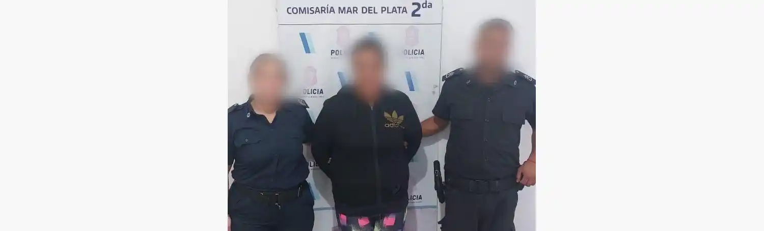 La mujer huía a bordo de un taxi cuando fue detenida.
