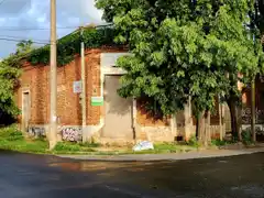 Realizaron el cerramiento del viejo almacén que funcionó en Roca y Uriburu