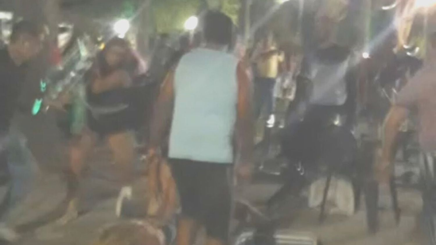 Viral: fuerte pelea en la plaza central de Reconquista 