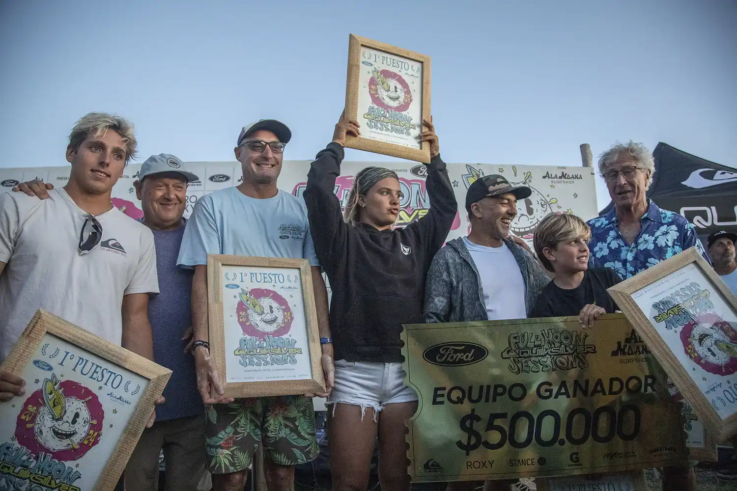 Fiesta surfera con luna llena: novedoso torneo con surfistas de 11 a 70 años