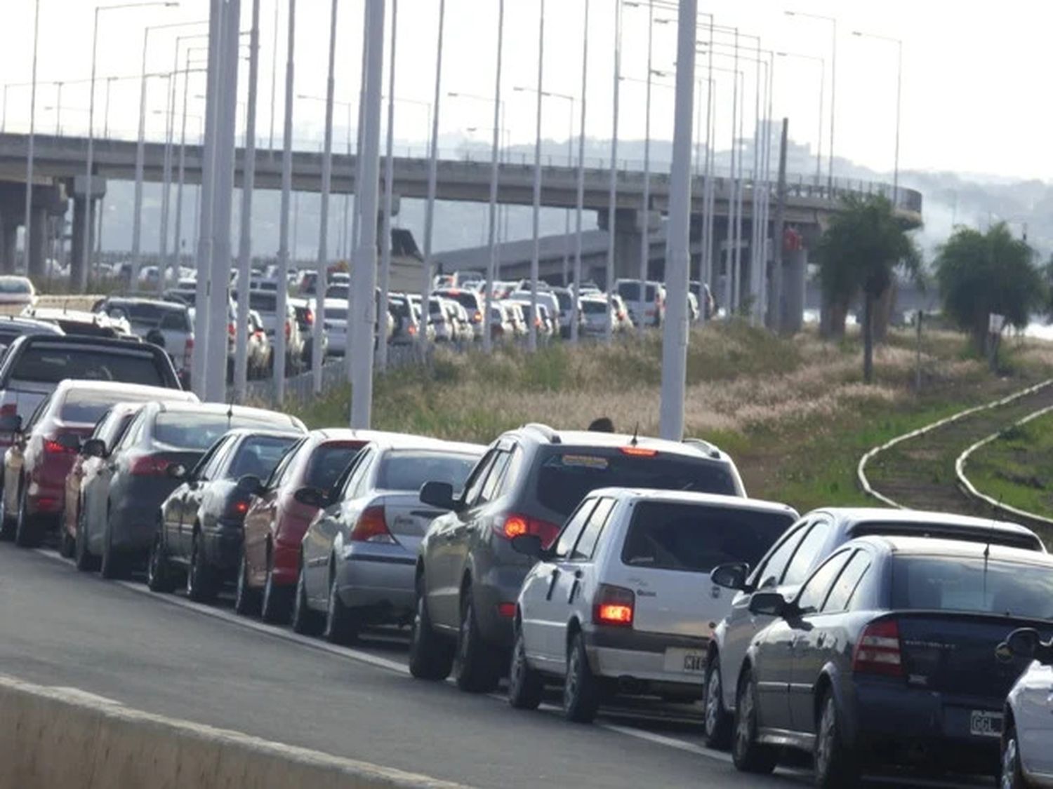 Proponen que los vehículos con patente extranjera no puedan salir del país si tienen infracciones