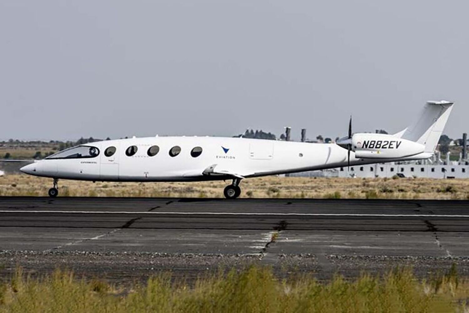 El prometedor avión eléctrico Alice completa su primer rodaje a alta velocidad