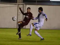 Lanús pegó de entrada y dejó en el camino a Vélez