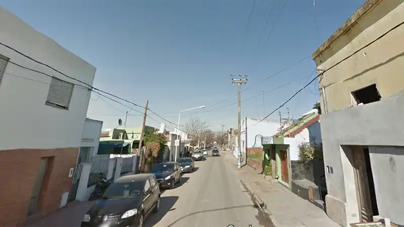 Una mujer murió tras caer de la escalera de su casa junto a su esposo