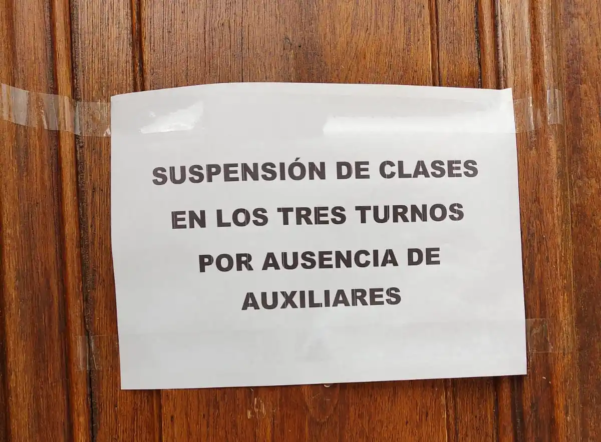 ATE amenaza con un paro de auxiliares el 27 si la Provincia no les otorga asueto.