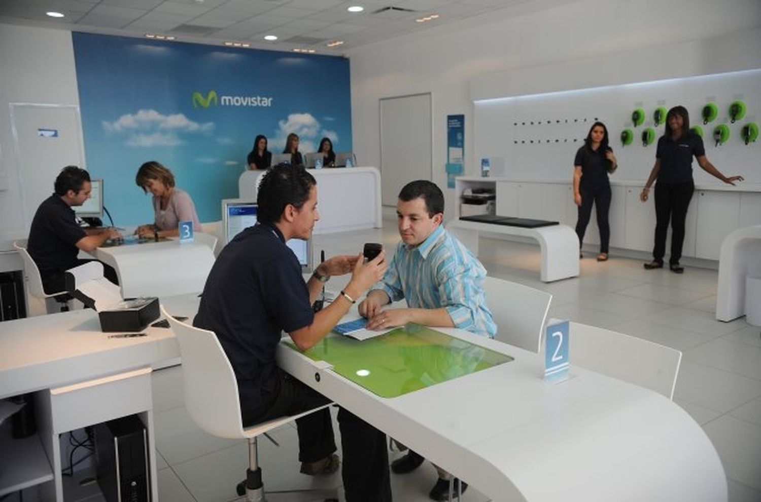 Movistar devolverá las sumas mal cobradas y los clientes recuperarán sus planes