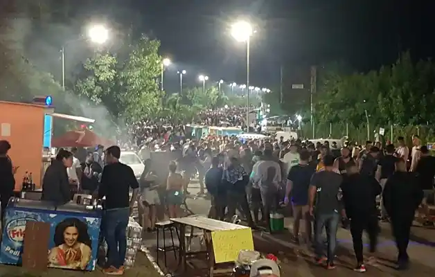 Enojo de los gastronómicos de costanera por las “cantinas informales”