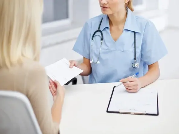 Sancionaron a empleados públicos por certificados de salud falsos.