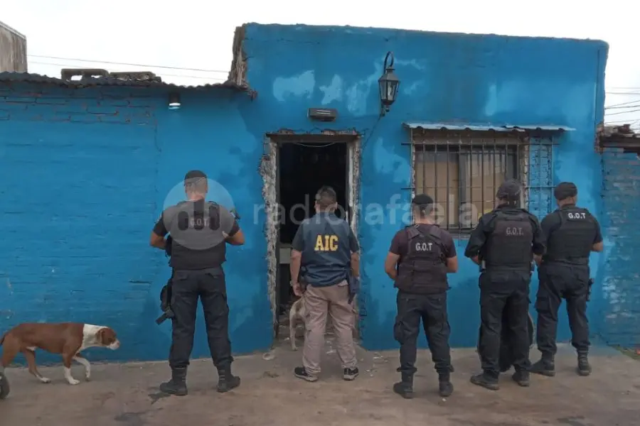 Tres allanamientos simultáneos y un hombre detenido por el robo de una moto en la ciudad de Santa Fe