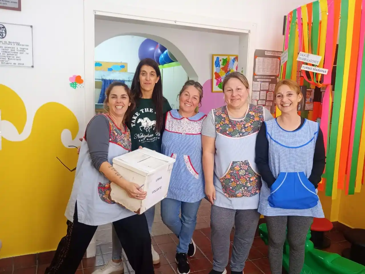 Jardín acuario. Las docentes del nivel inicial participaron de las elecciones.